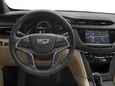 2017 Cadillac XT5, $17998. Photo 10