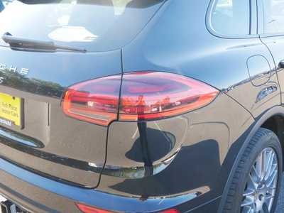 2016 Porsche Cayenne, $20998. Photo 10