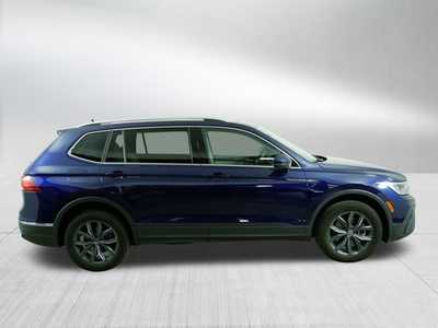 2022 Volkswagen Tiguan, $24498. Photo 8