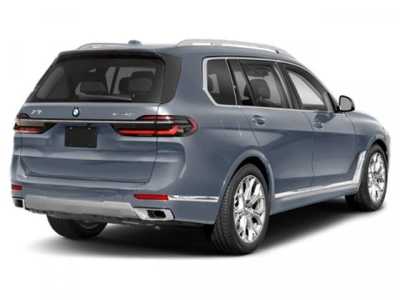 2023 BMW X7, $0. Photo 2