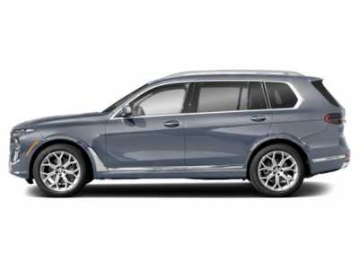 2023 BMW X7, $0. Photo 3