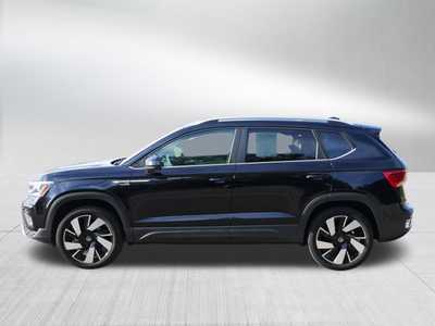 2023 Volkswagen Taos, $25498. Photo 4