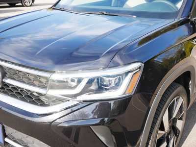 2023 Volkswagen Taos, $25498. Photo 9