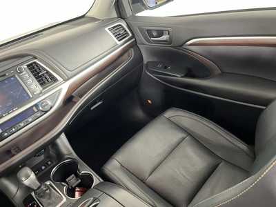 2016 Toyota Highlander, $20000. Photo 11