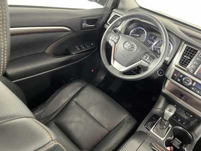 2016 Toyota Highlander, $20000. Photo 9