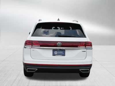 2024 Volkswagen Atlas, $31398. Photo 6