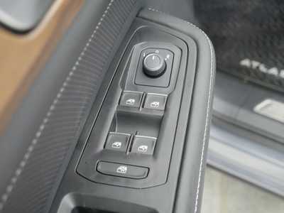 2025 Volkswagen Atlas, $46982. Photo 6