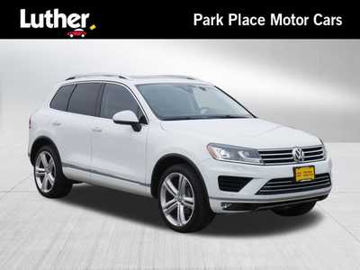 2017 Volkswagen Touareg, $0. Photo 1