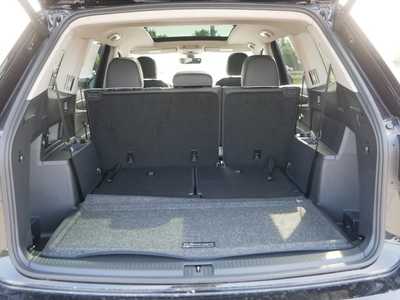 2025 Volkswagen Atlas, $49356. Photo 5