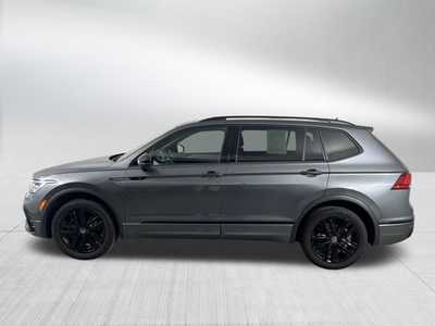2022 Volkswagen Tiguan, $25998. Photo 11