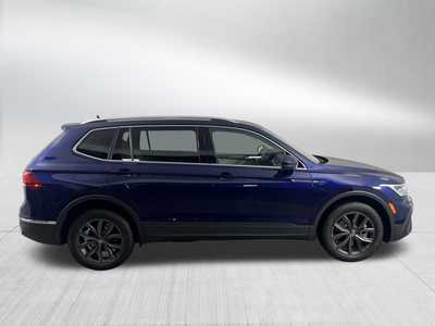 2022 Volkswagen Tiguan, $25000. Photo 8