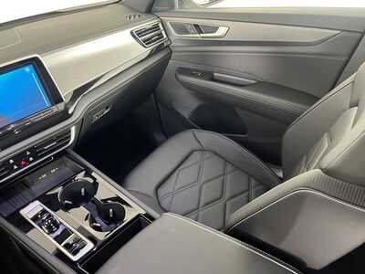 2025 Volkswagen Atlas, $39498. Photo 11