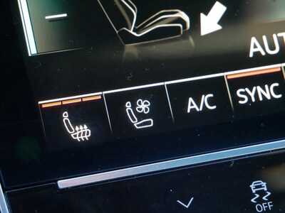 2025 Audi Q8, $77998. Photo 12