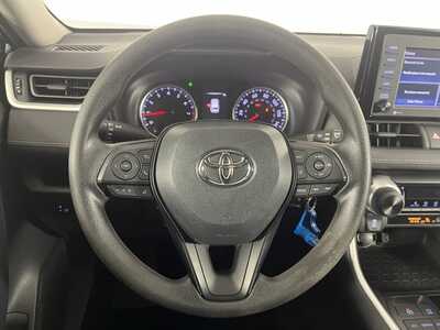 2021 Toyota RAV4, $0. Photo 12