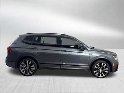 2020 Volkswagen Tiguan, $20498. Photo 8