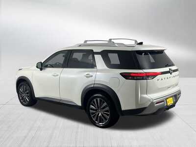 2022 Nissan Pathfinder, $25498. Photo 5