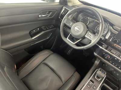 2022 Nissan Pathfinder, $25498. Photo 9