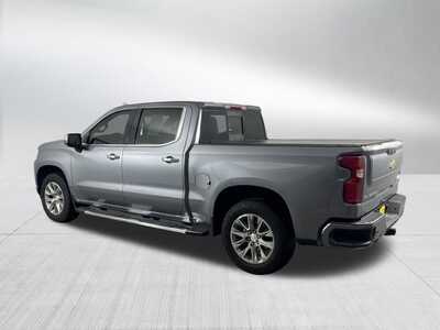 2022 Chevrolet 1500 Crew Cab, $46498. Photo 5