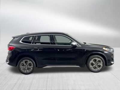 2023 BMW X1, $34198. Photo 8