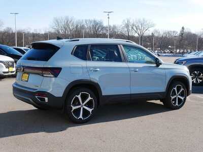 2026 Volkswagen Taos, $38472. Photo 2