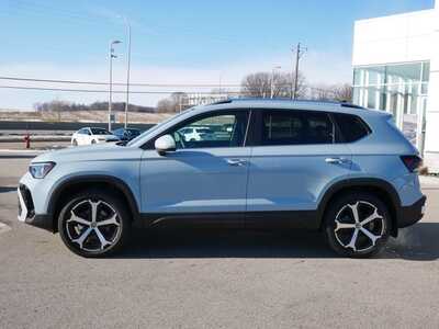 2026 Volkswagen Taos, $38472. Photo 3