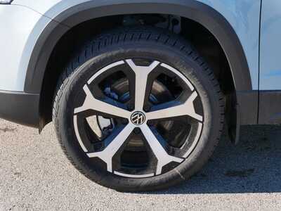 2026 Volkswagen Taos, $38472. Photo 4