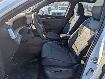 2026 Volkswagen Tiguan, $44946. Photo 4