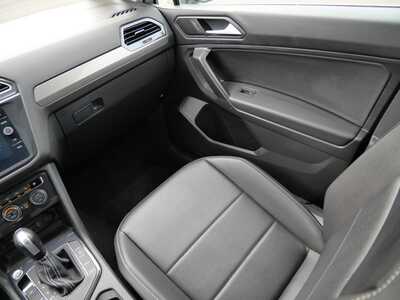2021 Volkswagen Tiguan, $19198. Photo 11