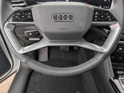 2025 Audi Q5, $56630. Photo 11