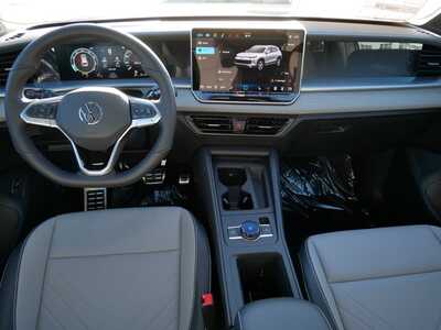 2026 Volkswagen Tiguan, $39651. Photo 8