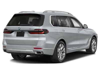 2026 BMW X7, $126885. Photo 5