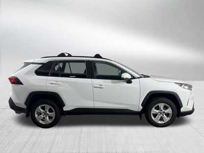 2021 Toyota RAV4, $25000. Photo 8