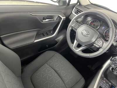 2021 Toyota RAV4, $25000. Photo 9