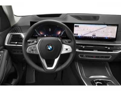 2026 BMW X7, $103485. Photo 9