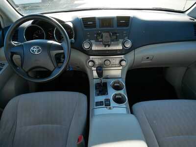 2011 Toyota Highlander, $10000. Photo 10