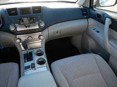 2011 Toyota Highlander, $10000. Photo 11
