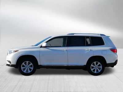 2011 Toyota Highlander, $10000. Photo 4