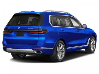 2026 BMW X7, $123065. Photo 2