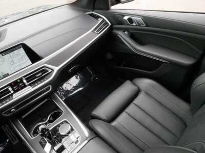 2022 BMW X7, $0. Photo 11