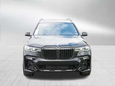 2022 BMW X7, $0. Photo 2