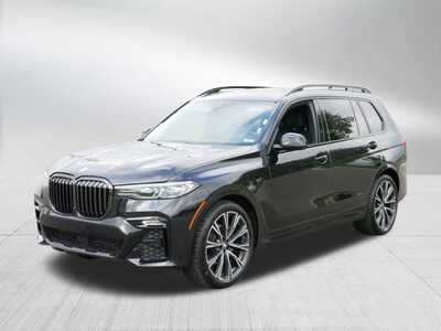2022 BMW X7, $0. Photo 3