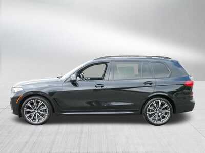 2022 BMW X7, $0. Photo 4