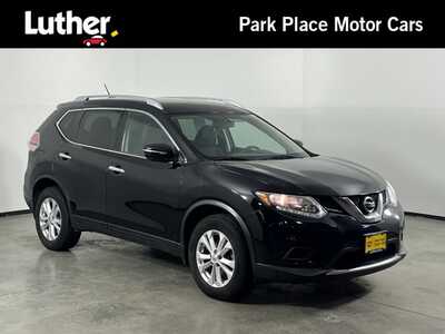 2015 Nissan Rogue, $10000. Photo 1