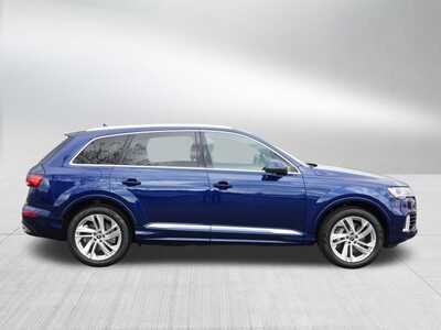 2022 Audi Q7, $36998. Photo 8
