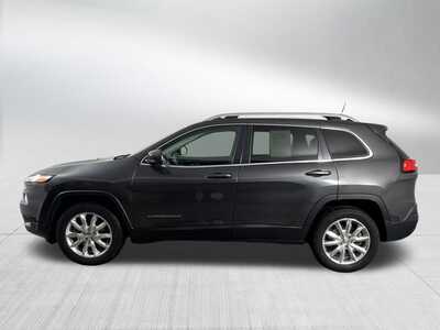 2016 Jeep Cherokee, $10000. Photo 4