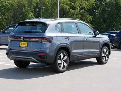 2025 Volkswagen Taos, $29441. Photo 2