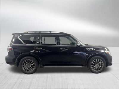 2017 Infiniti QX80, $21998. Photo 8