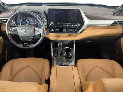 2021 Toyota Highlander, $35000. Photo 10