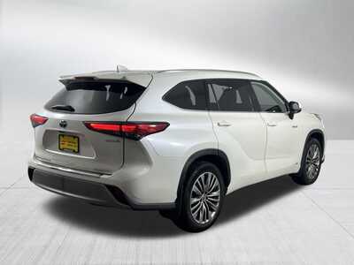 2021 Toyota Highlander, $35000. Photo 7