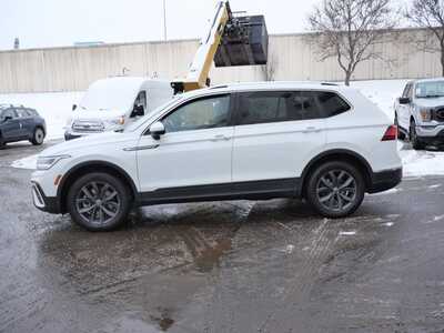 2022 Volkswagen Tiguan, $0. Photo 4